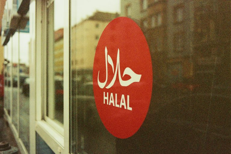 Perjanjian Bisnis tidak hanya harus sah secara hukum, tetapi juga harus halal
